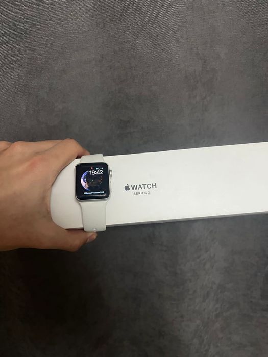 Продам Apple watch 3