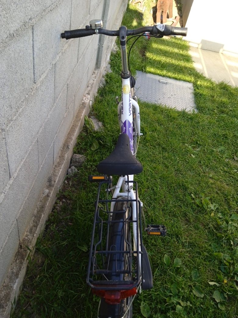 Vând sau schimb bicicletă pt copii fete 24 zoll stare bună