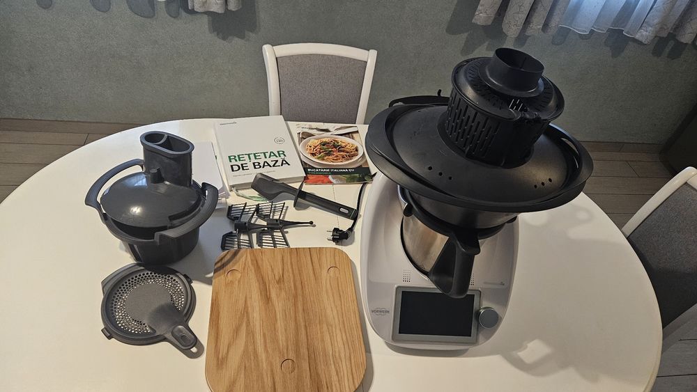 Thermomix TM6 original – aparat multifuncțional, stare excelentă
1