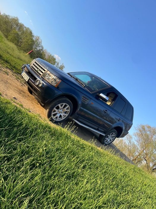 Vând Land Rover ,mașina se deplaseaza fara probleme