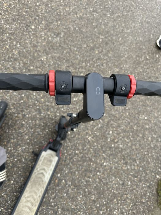 Vând trotinete electrice