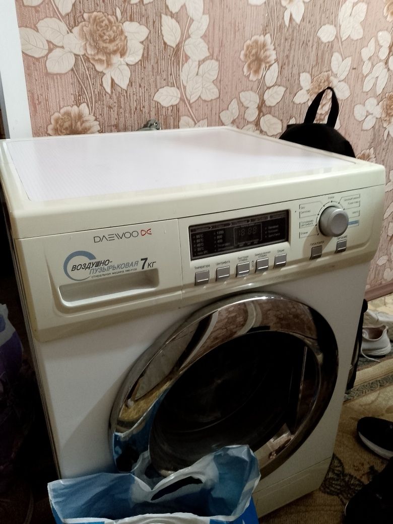 Продам стиральную машину