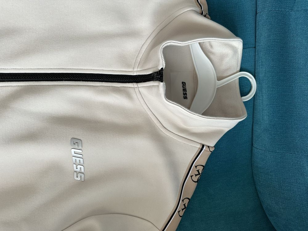 Жилетка с цип GUESS и яке Christian Berg