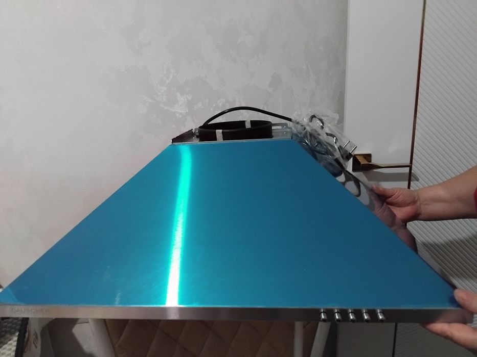 Продам новую вытяжку