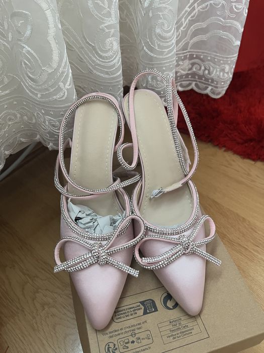 Pantofi eleganti cu toc