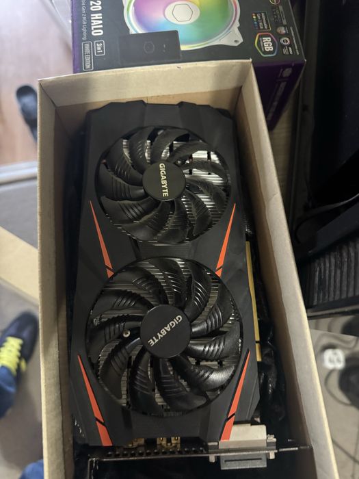 Carcasa pc + placa video