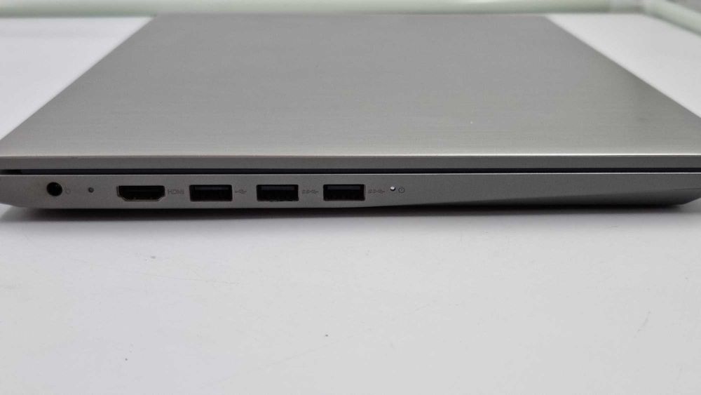 Laptop Lenovo Ideapad 3 [Amanet Club Caro]