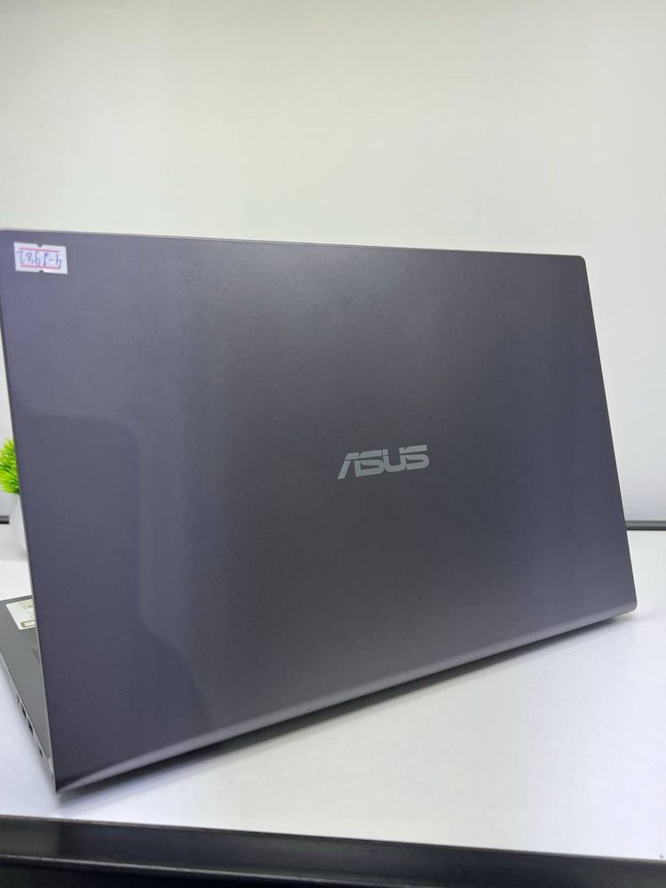 Asus core i3-11 Ram 8gb ssd 256gb