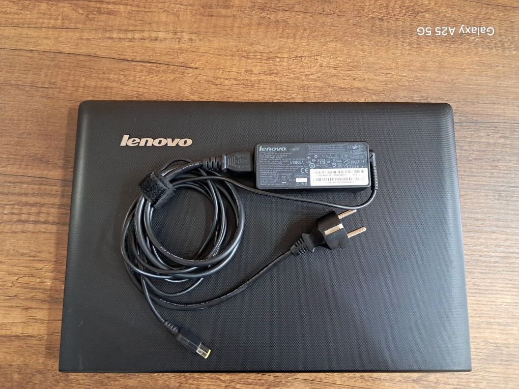 лаптоп Lenovo като нов