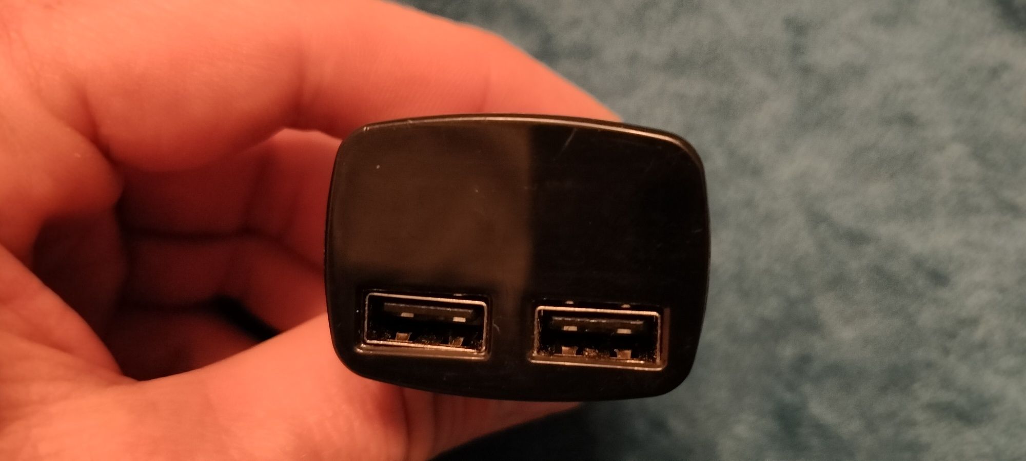 Încărcător usb pentru autoturism