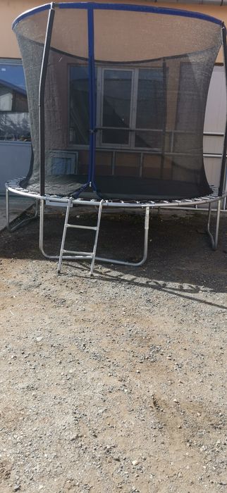 Vand trambulină în stare foarte bună