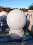 Bolard alb din beton rotund neted cu picior – 45 cm