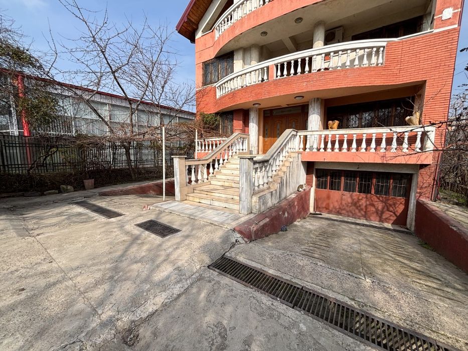 Casa/Cladire de inchiriat Bucium 730mp Central