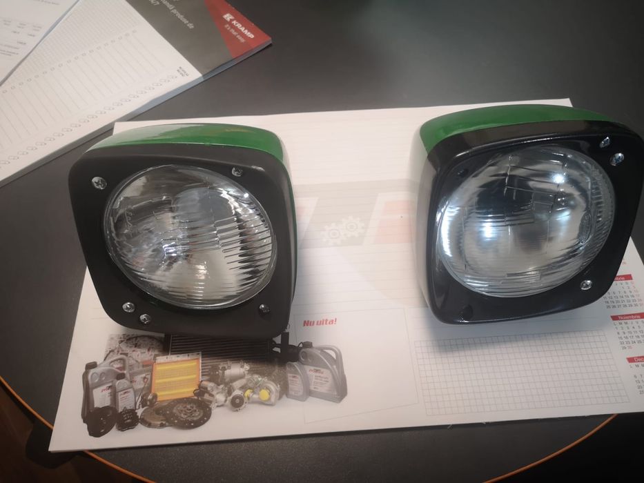 Far stinga dreapta tractor john deere original seria 3000 preț