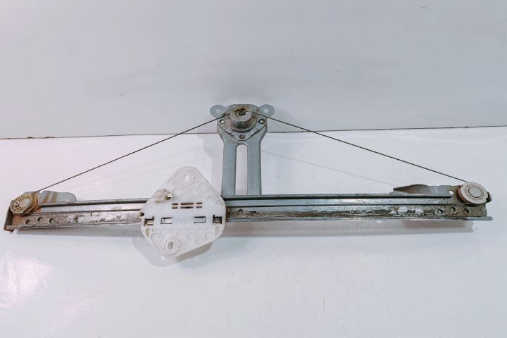 Macara  stanga spate 118466 Dacia Logan prima generatie (facelift) se