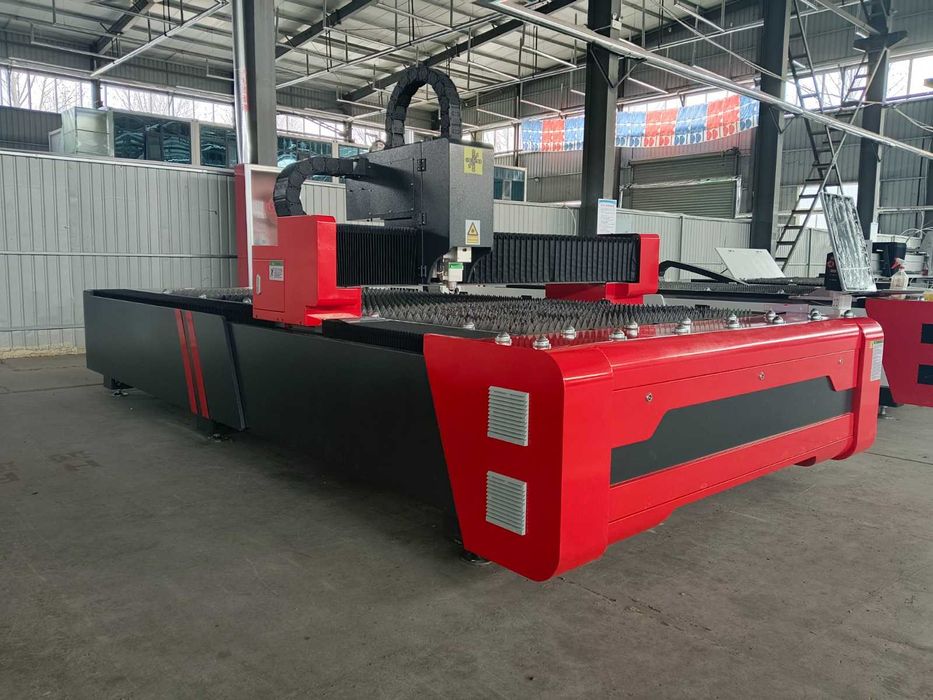 Vand CNC cu laser pentru taiat 3KW - NOU