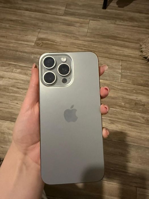 iPhone 15 Pro Max 256GB — Отличное состояние