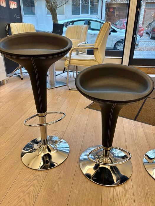 7 броя бар столове + 1 безплатен