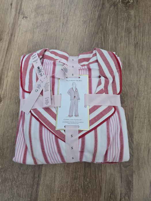 Pijama Victoria's Secret, Noua, S