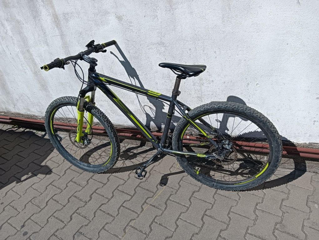 Vând bicicleta GENESIS XCT