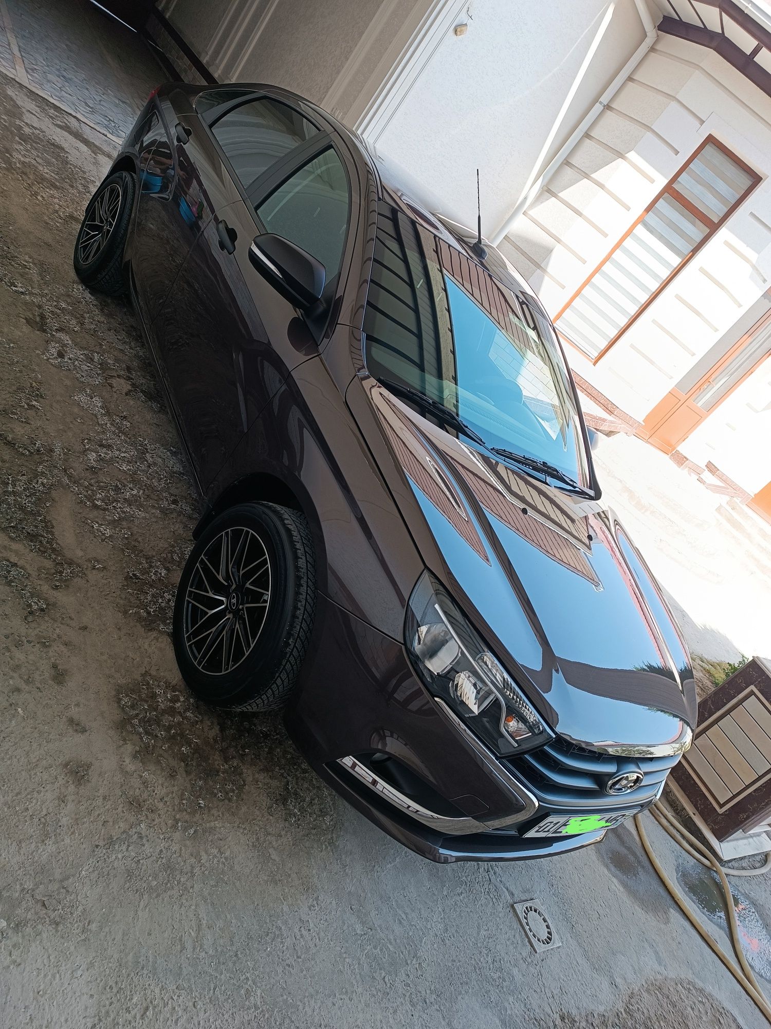 Автотранспорт Лада Веста