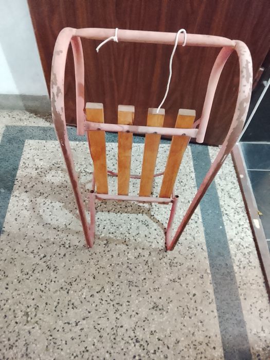 Продавам детска шейна