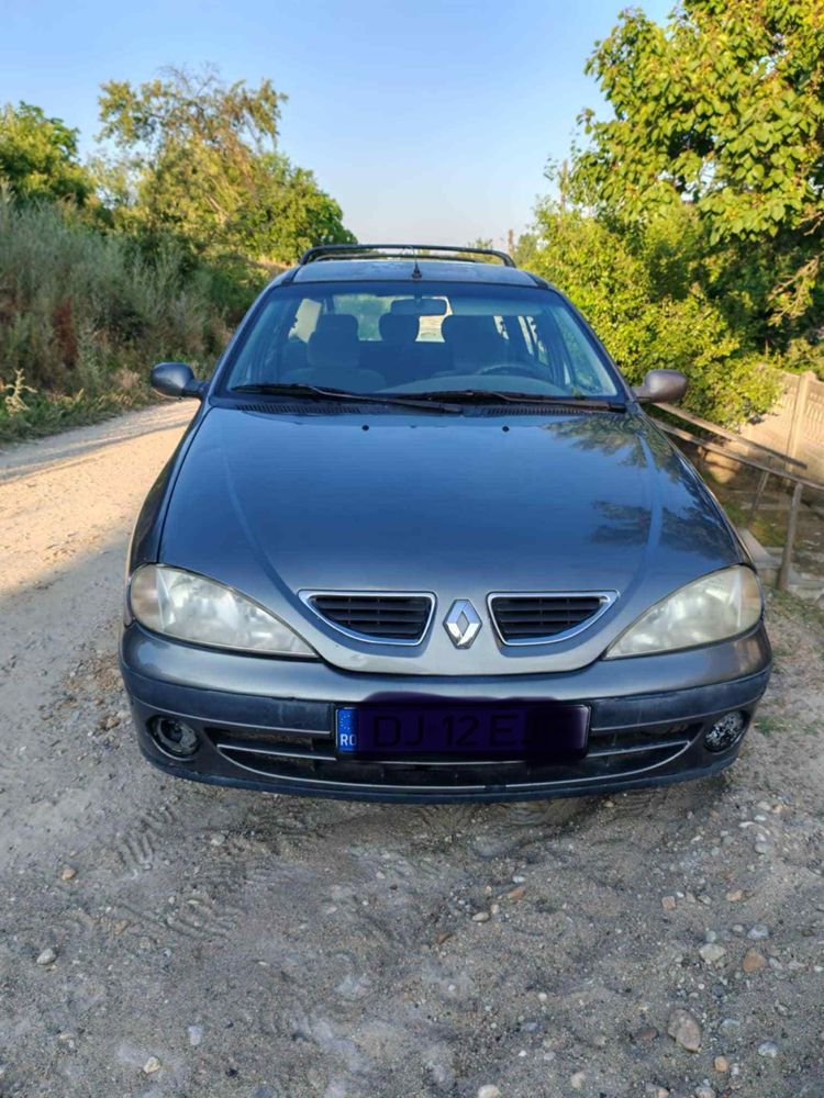 Vand sau dezmembrez Renault Megane