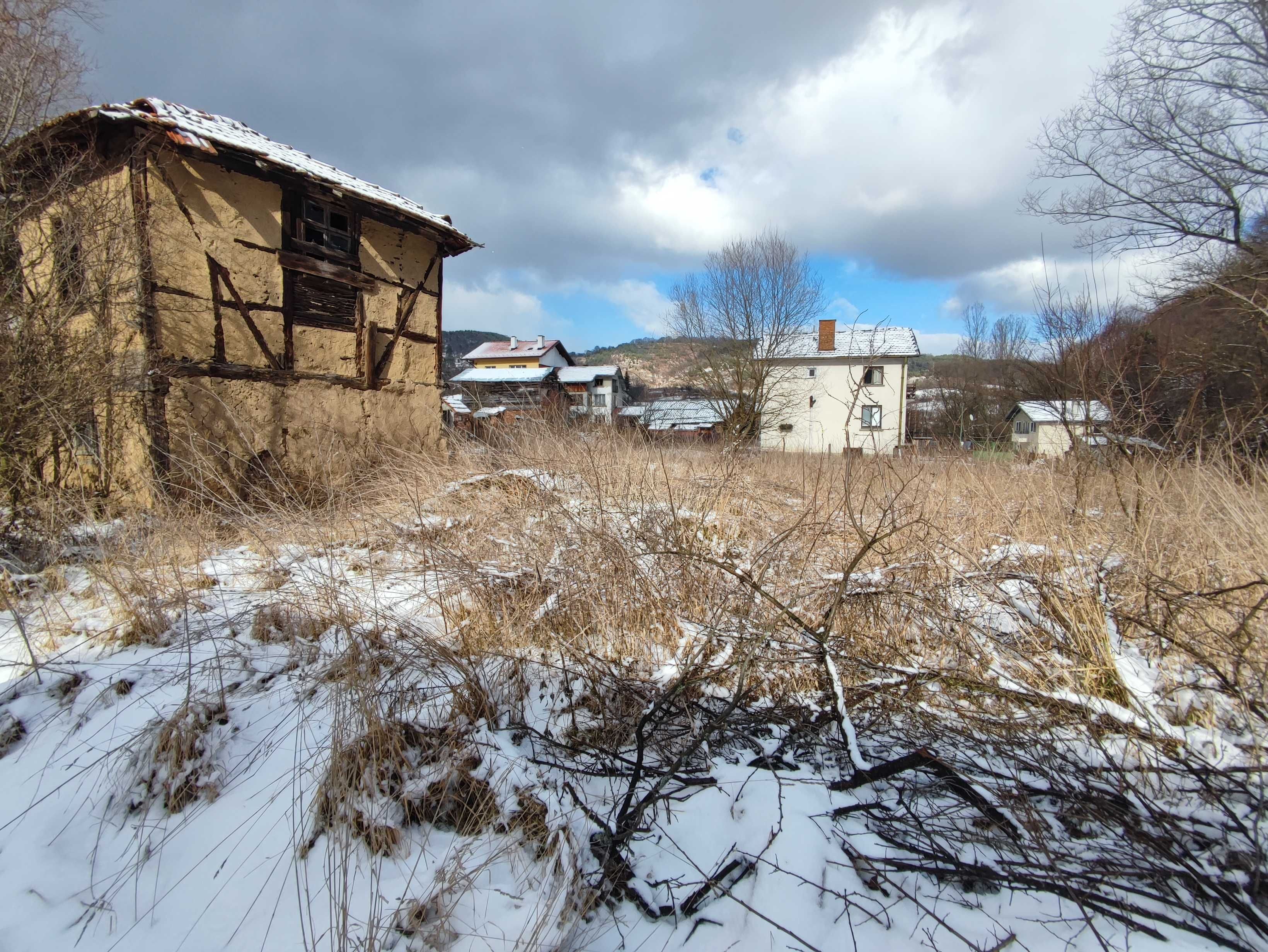 Парцел със стара къща в с.Клисура ( Самоков)