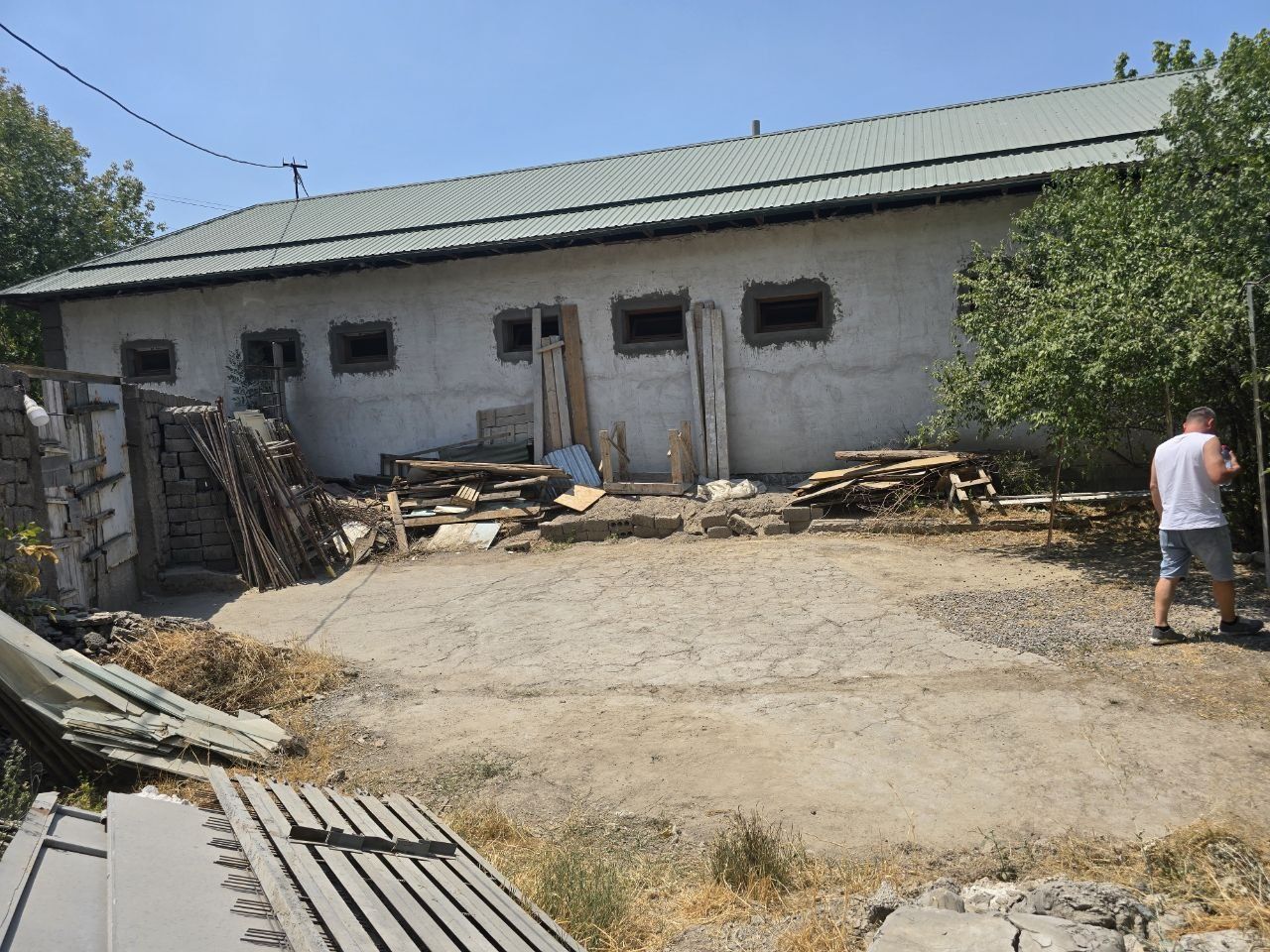 Продаётся участок в Яшнабадском . Метро Дустлик