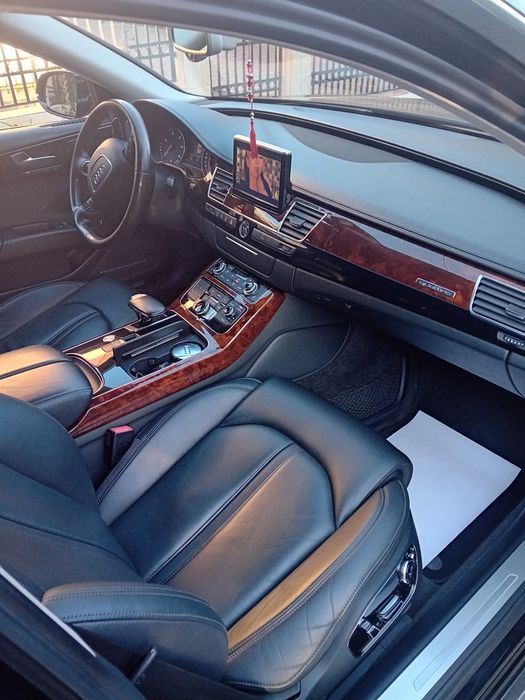 Audi A8 2012, 3000 cm