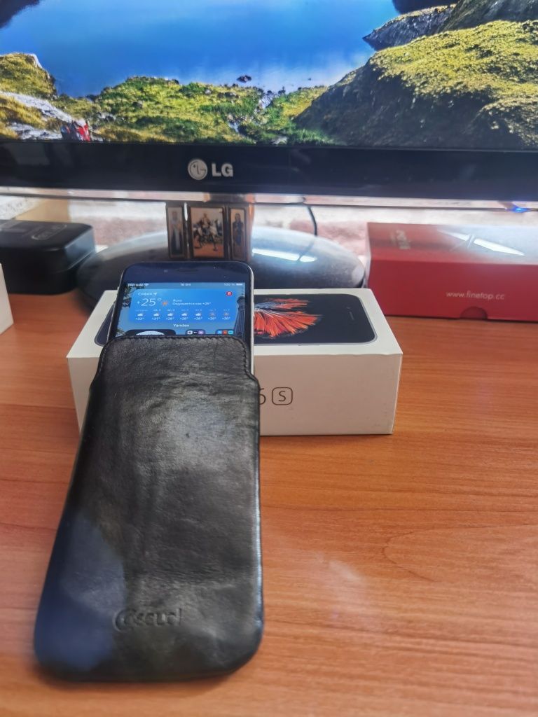Продавам IPhone 6S 64 gb