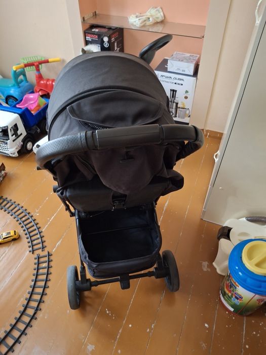 Продам коляска для малышей