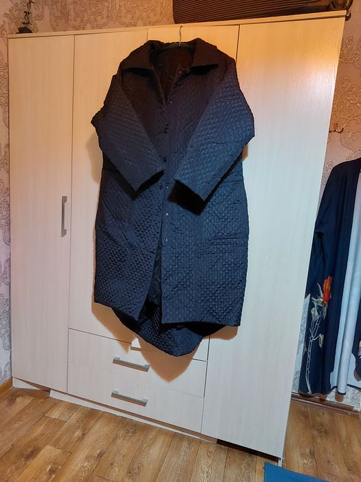 Продам новое сентипоновое пальто (размер 60-64) за 35000 тенге.  Грэс