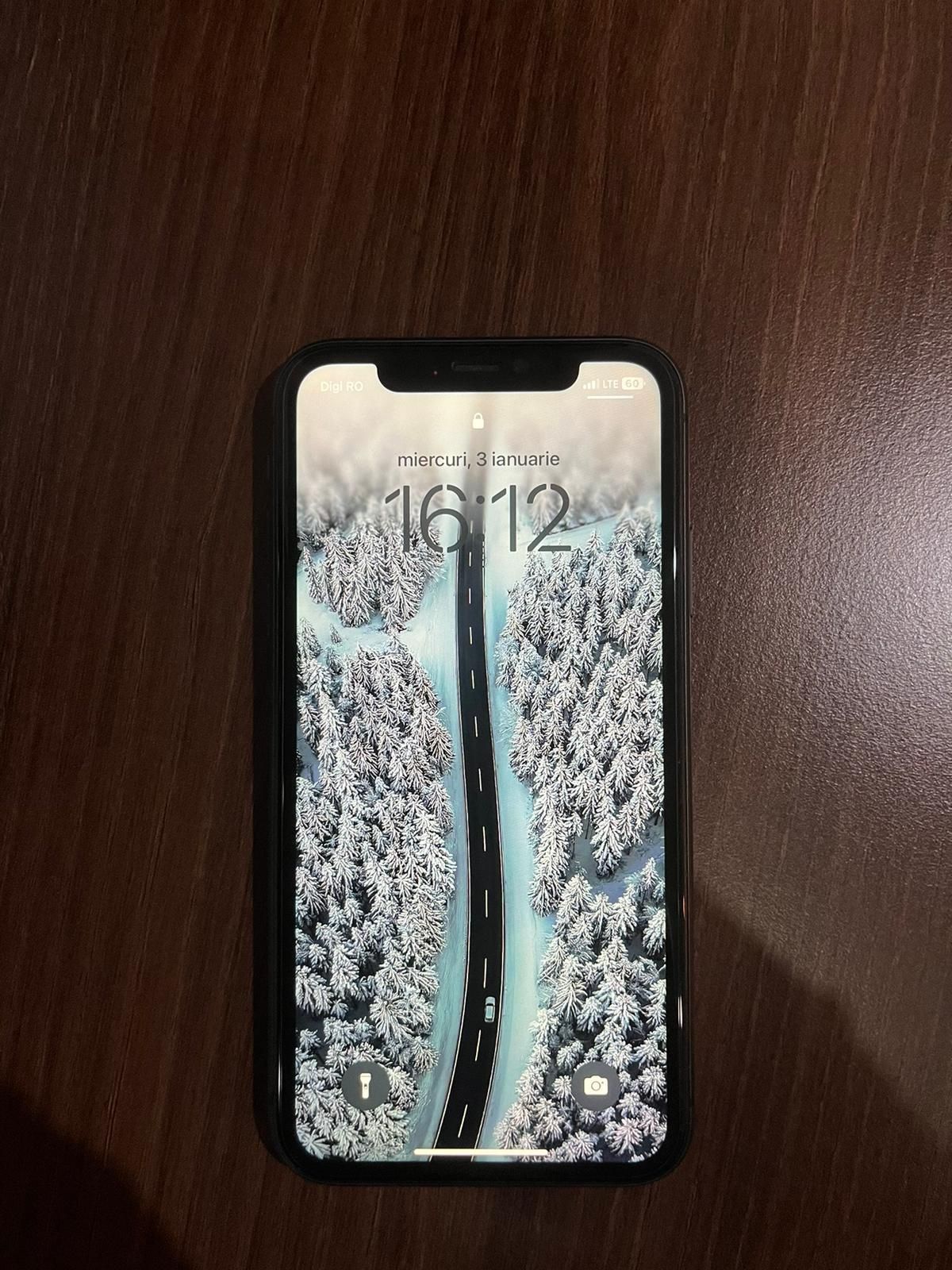 iPhone 11 - 64gb și 2 folii Alien Surface