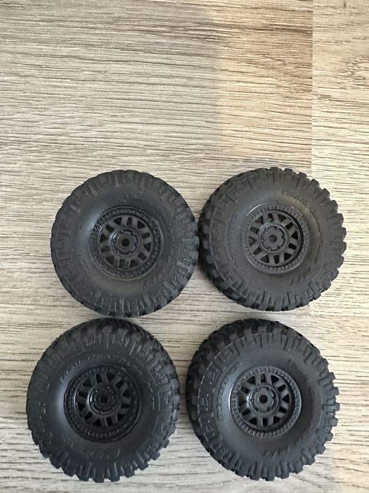 Machetă Off-road Crawler Axial SCX24 modificat