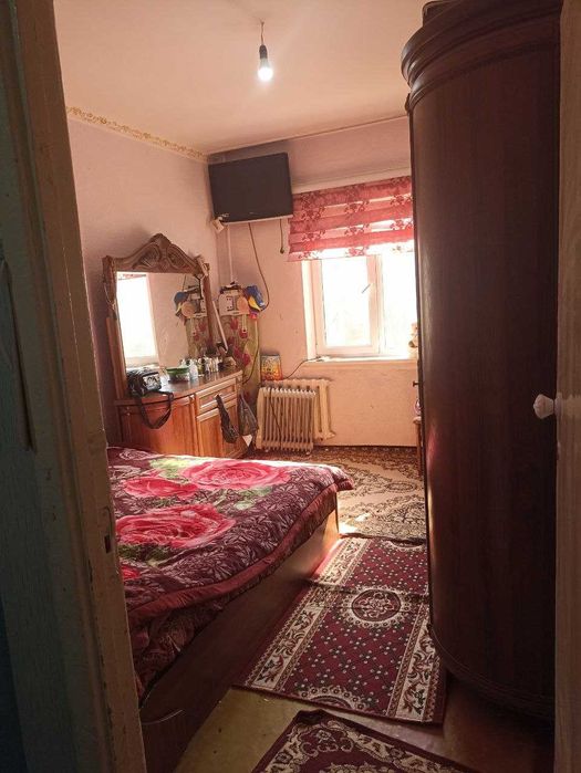 Продаётся 2х ком кв на 2 этаже Ориентир 5мик Ул А,Джомий Без посредред