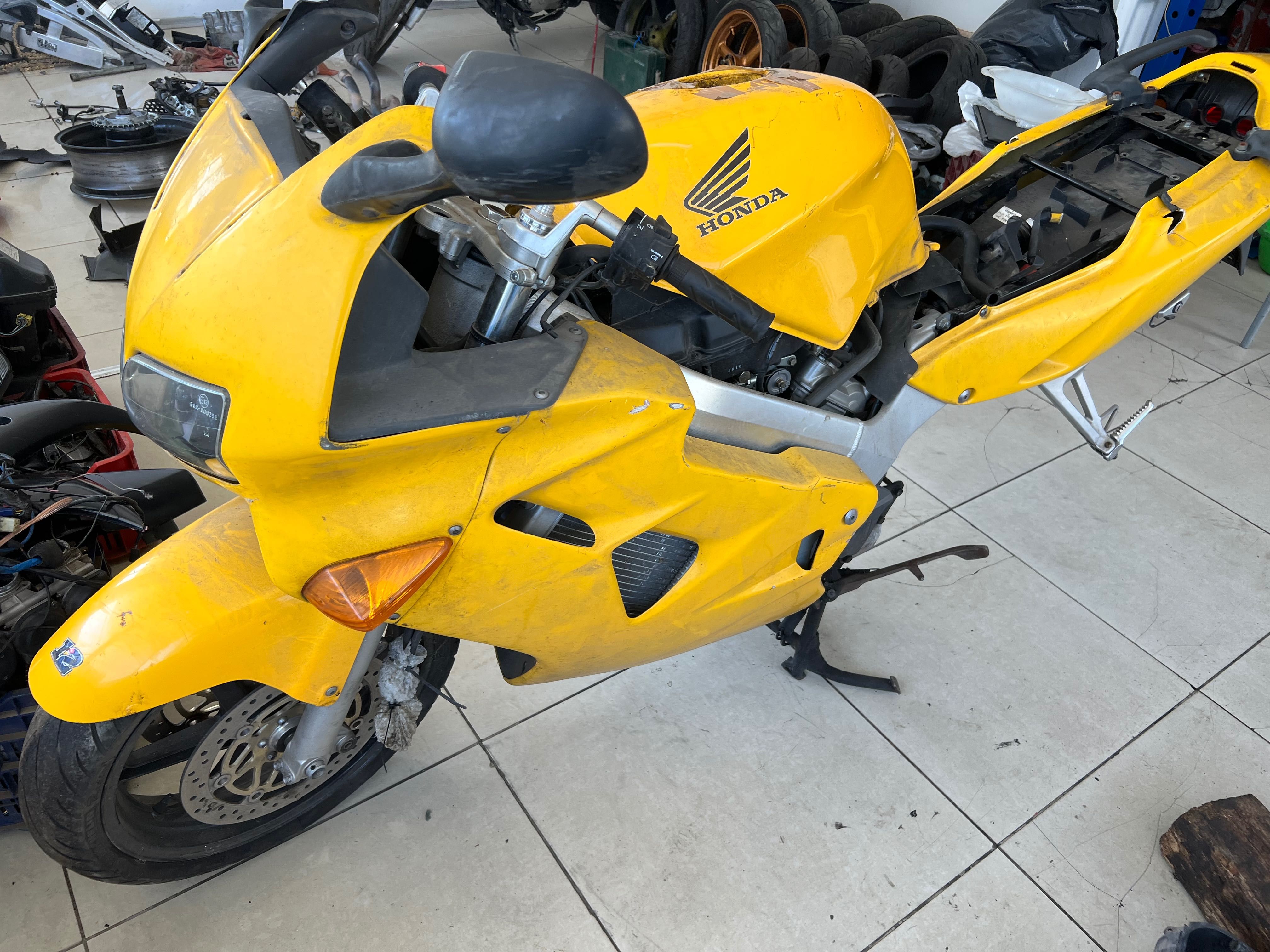 Honda VFR 800 rc46 на ЧАСТИ