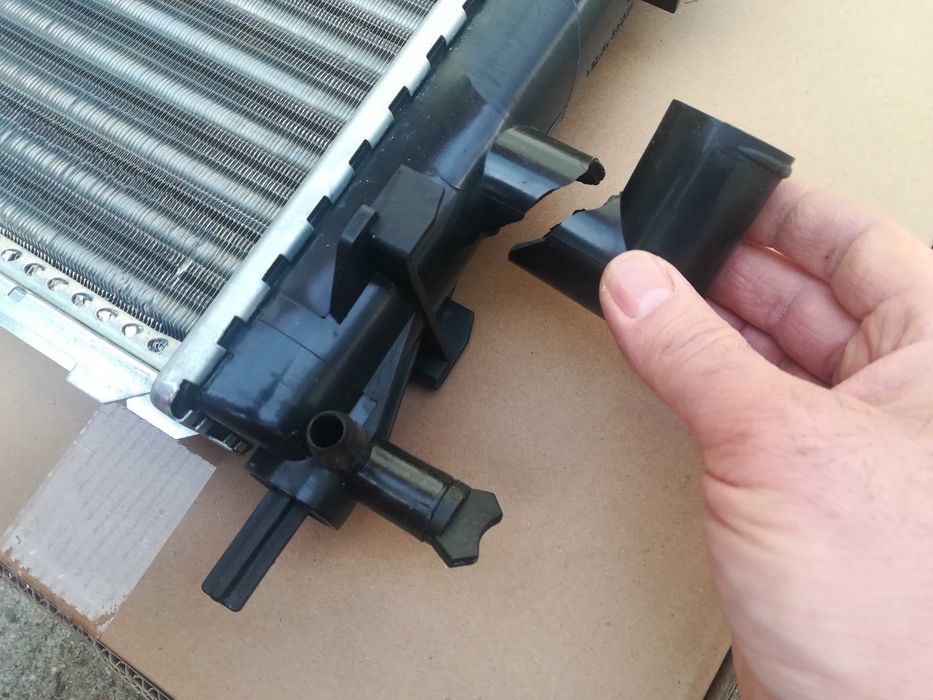 radiator Opel Astra G 17 D nou stut rupt 100 lei
