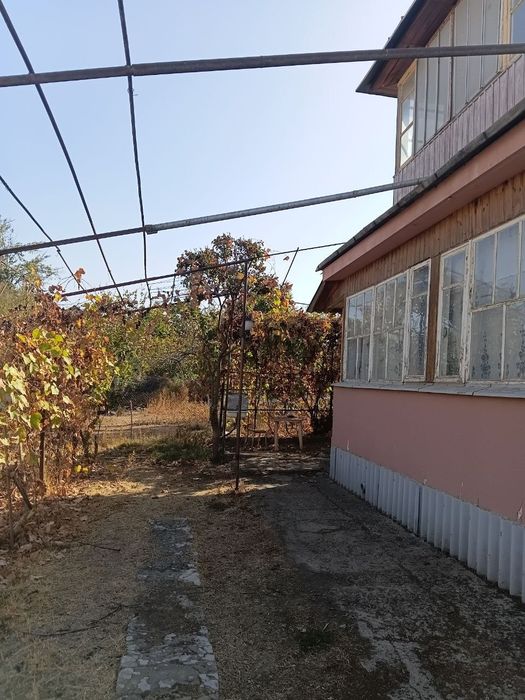 Продаётся дача 6сот Паркентский р-он пос Навбахор.