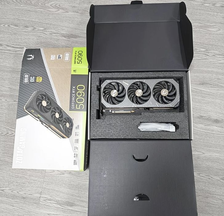 Продам видео карту geforce rtx 5090