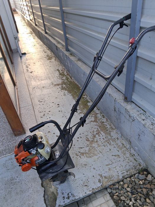 Vând motocultor honda pe benzină 4 timpi