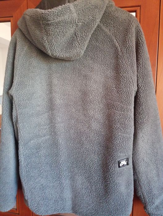 Jacheta Nike SB ca noua