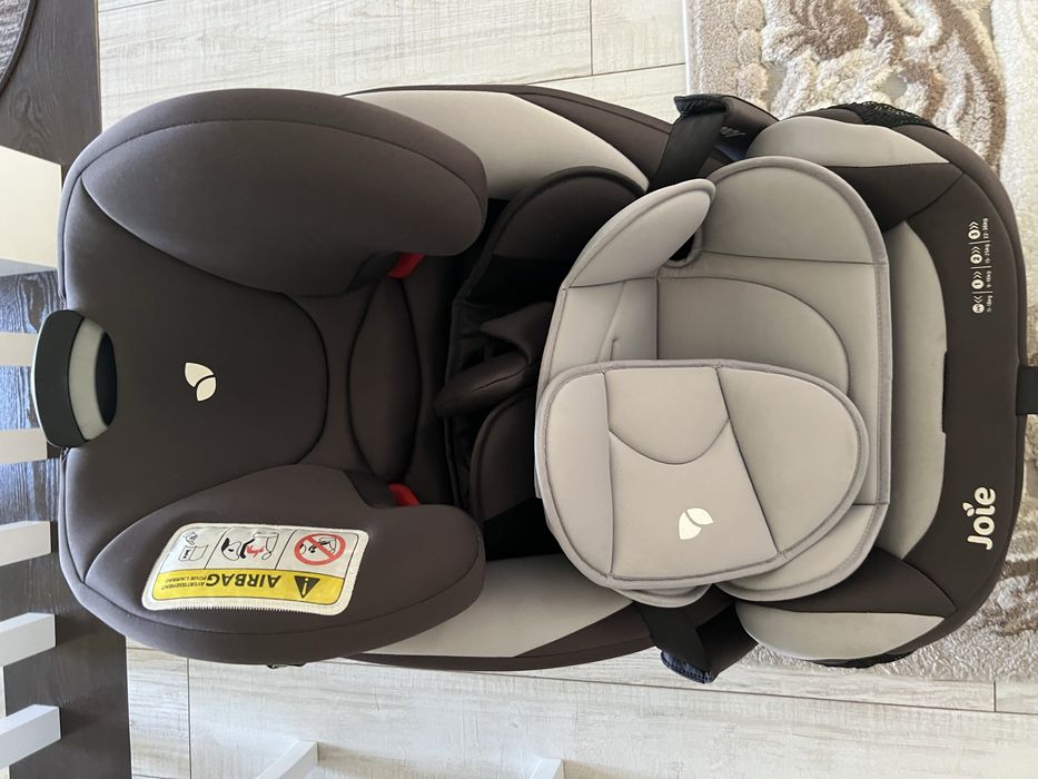 Scaunel auto pentru copii Joie