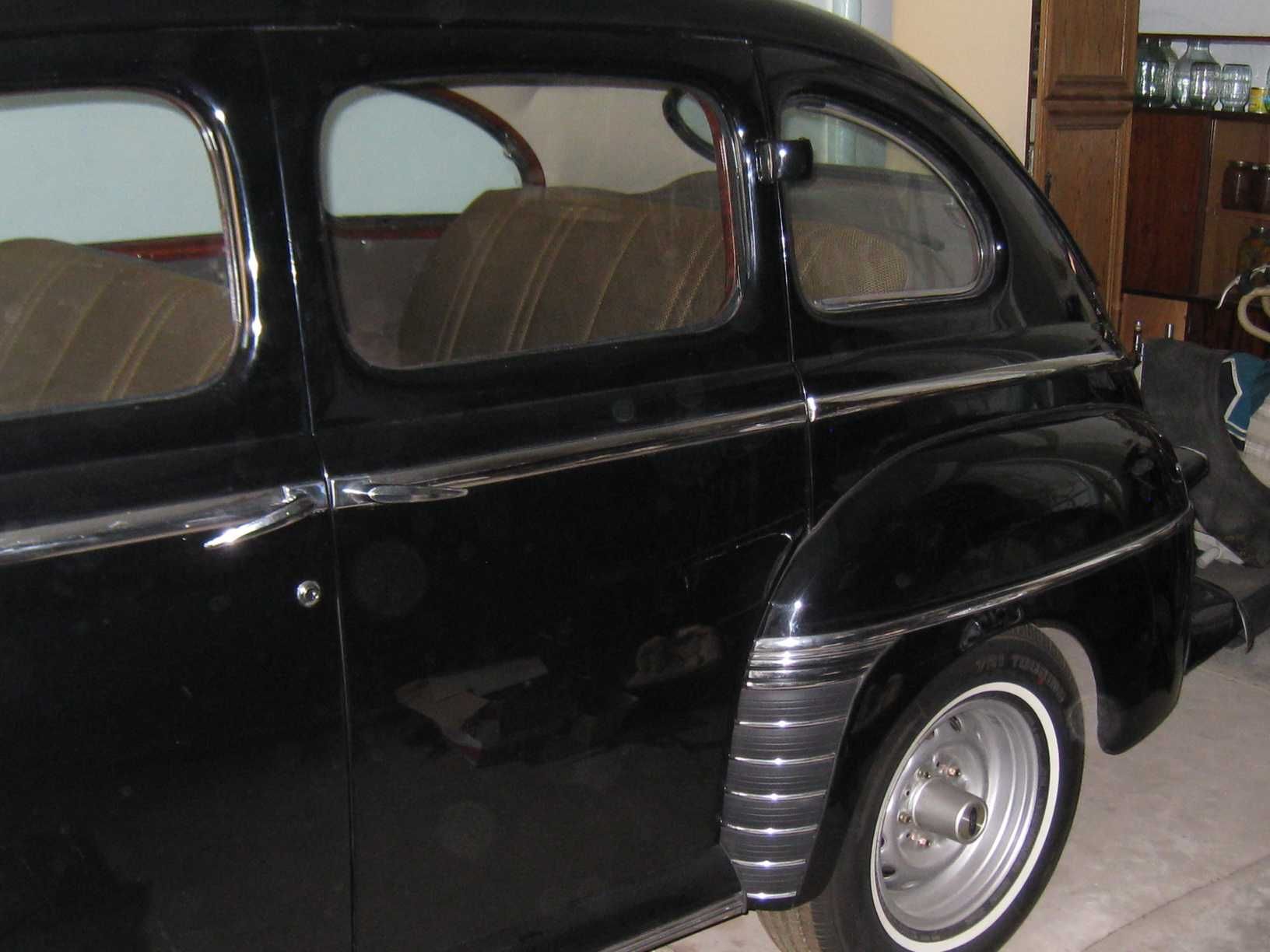 Ретро 1946 год выпуска Ford v8 Super DeLuxe единственный в Узбекистане