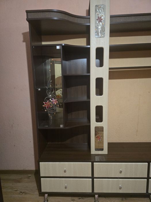 Стенка в отличном состоянии