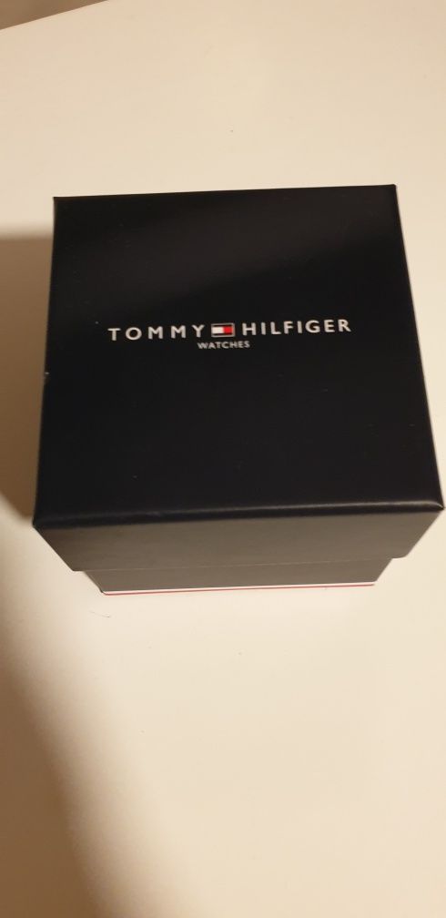 Часовник Tommy Hilfiger