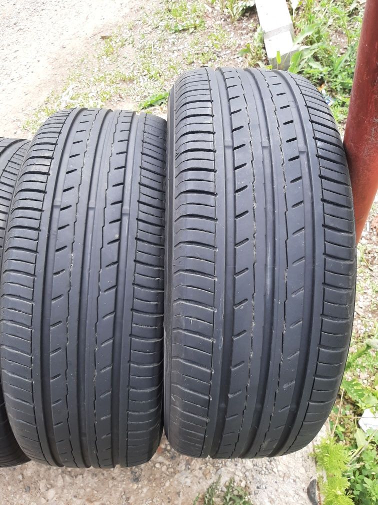 Продам шины 215/55/17 якогама