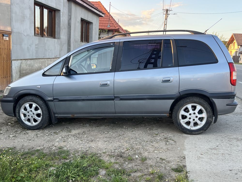 Vând Opel Zafira 2.0 Diesel 7 Locuri