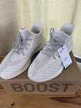 Yeezy Boost 350 V2 EF2367 • 45 1/3 • Noi cu etichetă • Autentificati