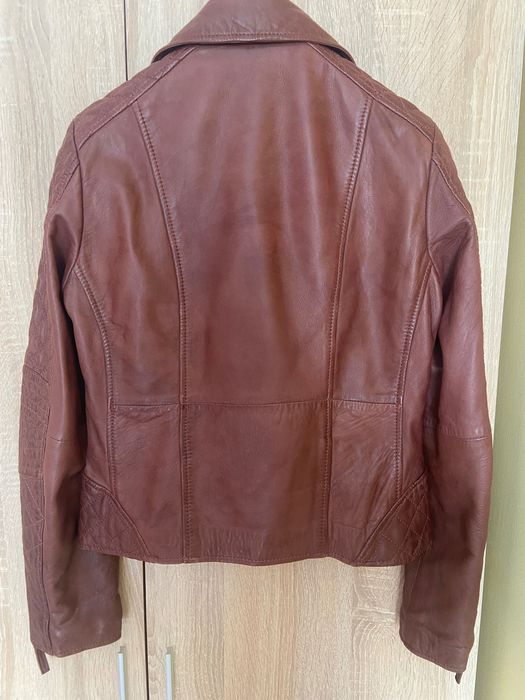 Кафяво кожено яке